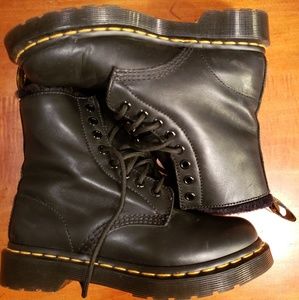 Dr Martens Serena Boot